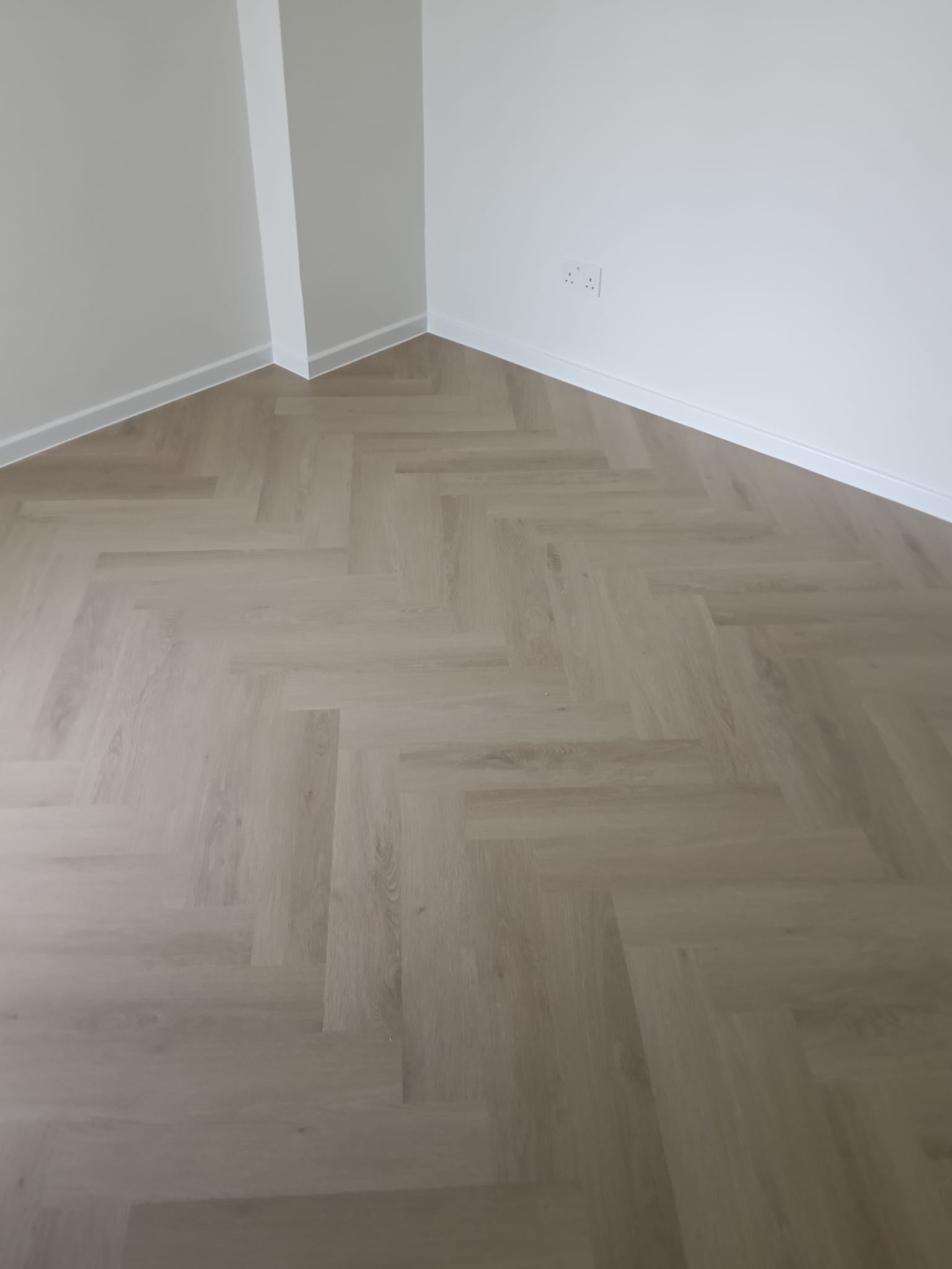 Herringbone vinyl room